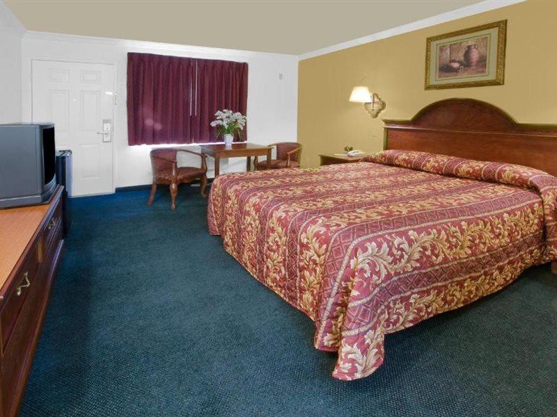 Americas Best Value Inn-Rialto Exteriér fotografie